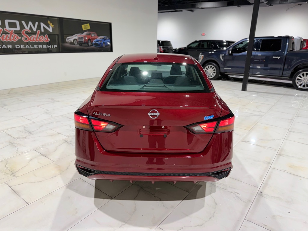 Photo 11 of this NISSAN ALTIMA