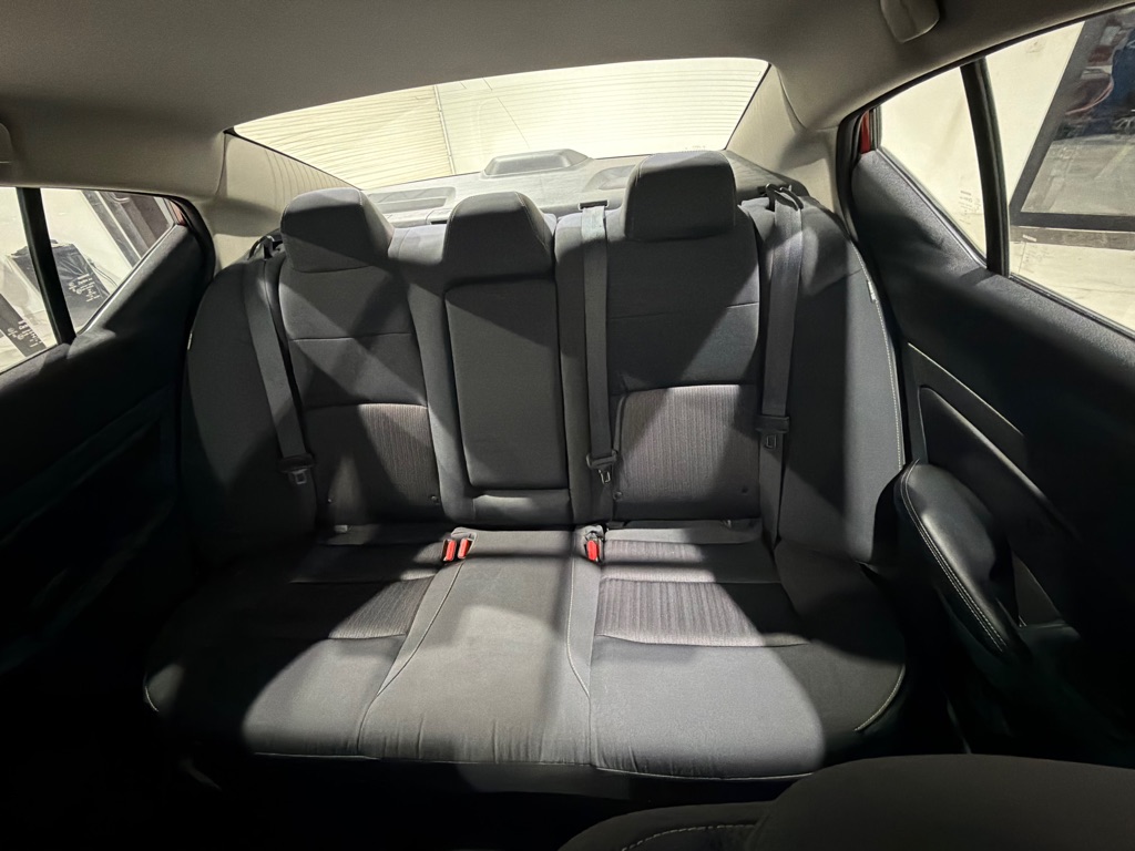 Photo 18 of this NISSAN ALTIMA