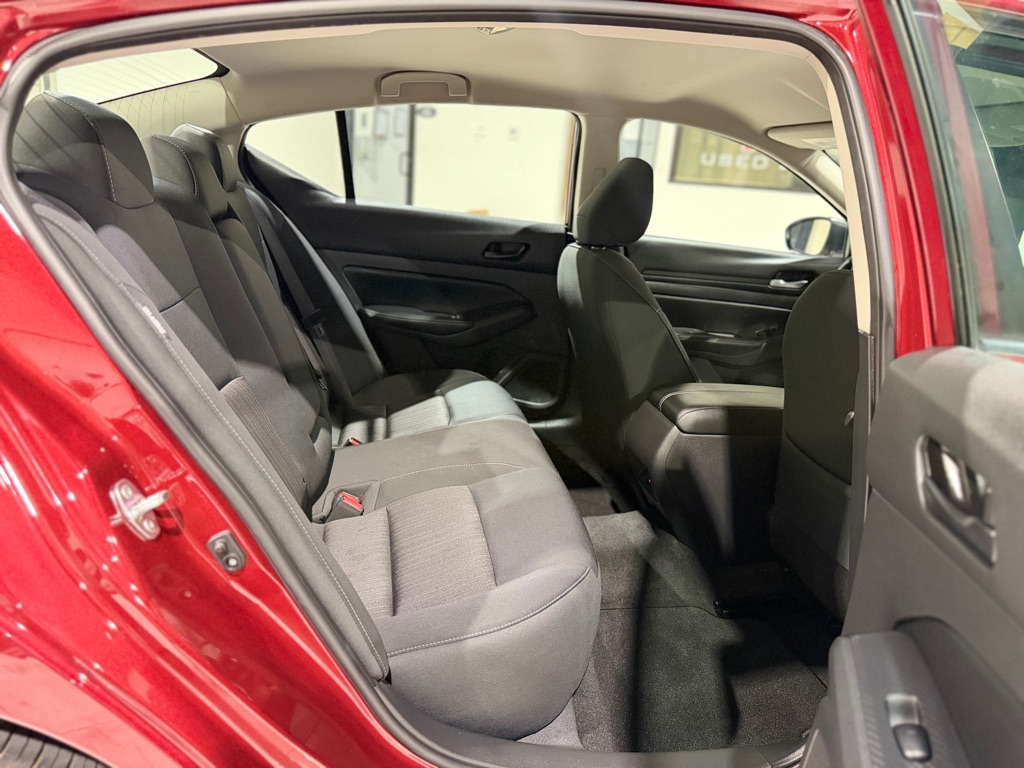 Photo 15 of this NISSAN ALTIMA