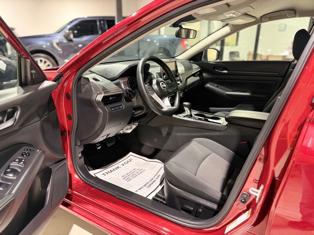Photo 17 of this NISSAN ALTIMA