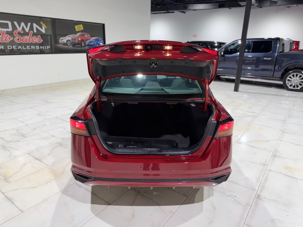 Photo 13 of this NISSAN ALTIMA