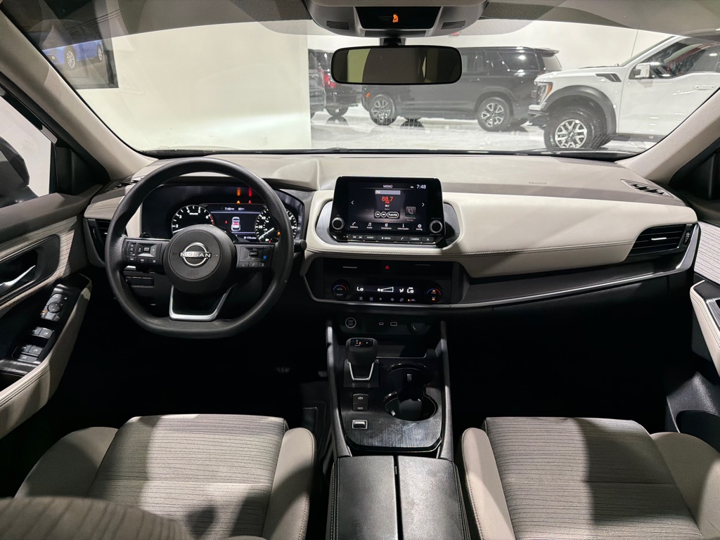 Photo 19 of this NISSAN ROGUE