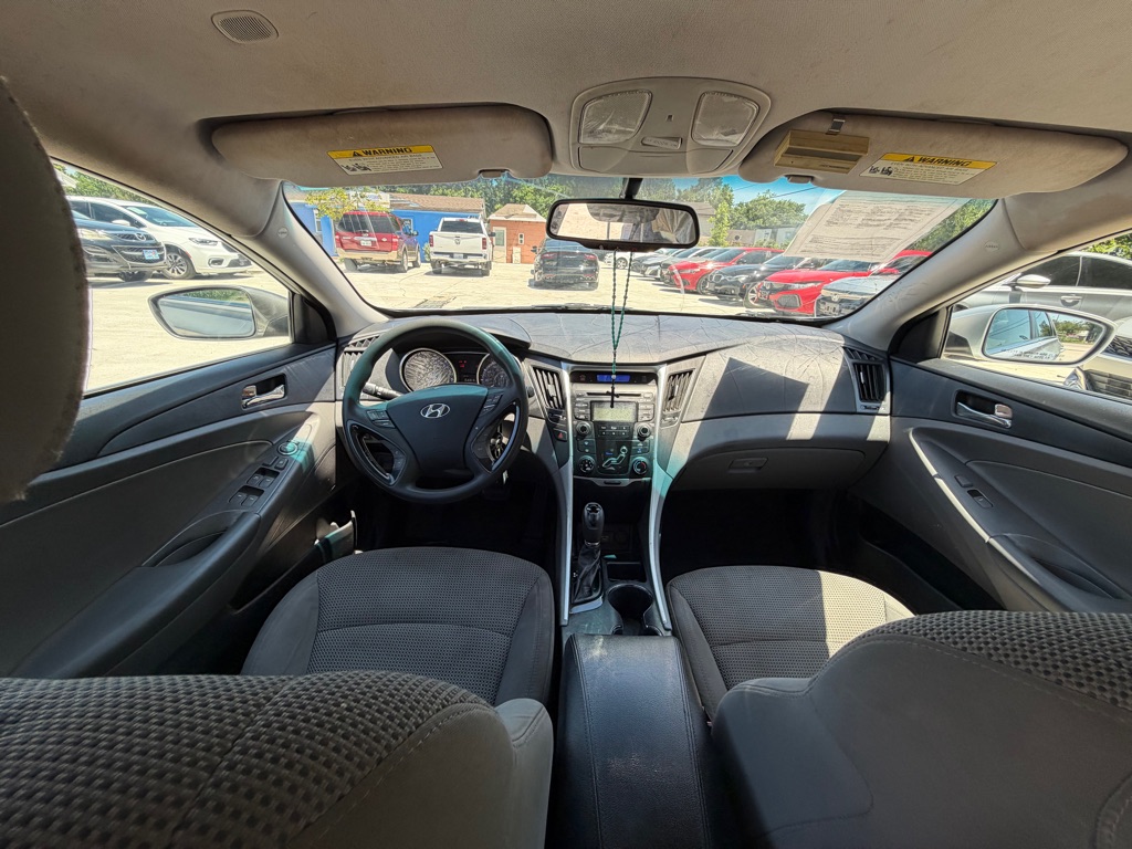 Photo 23 of this HYUNDAI SONATA