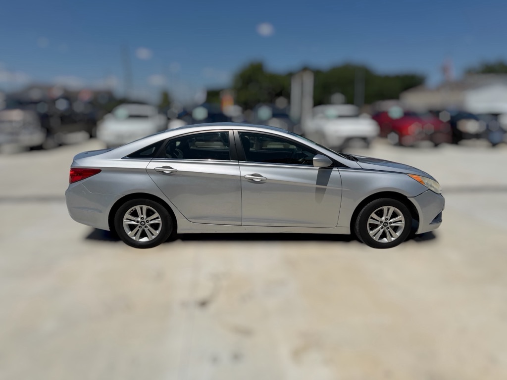 Photo 7 of this HYUNDAI SONATA