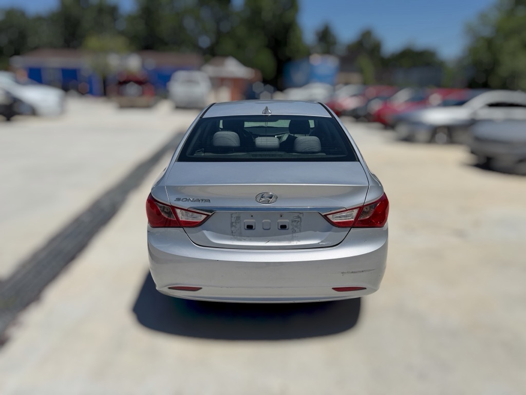 Photo 10 of this HYUNDAI SONATA