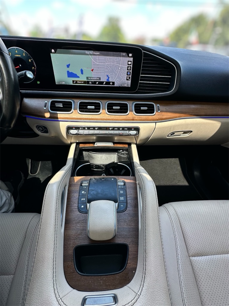 Photo 27 of this MERCEDES-BENZ GLE