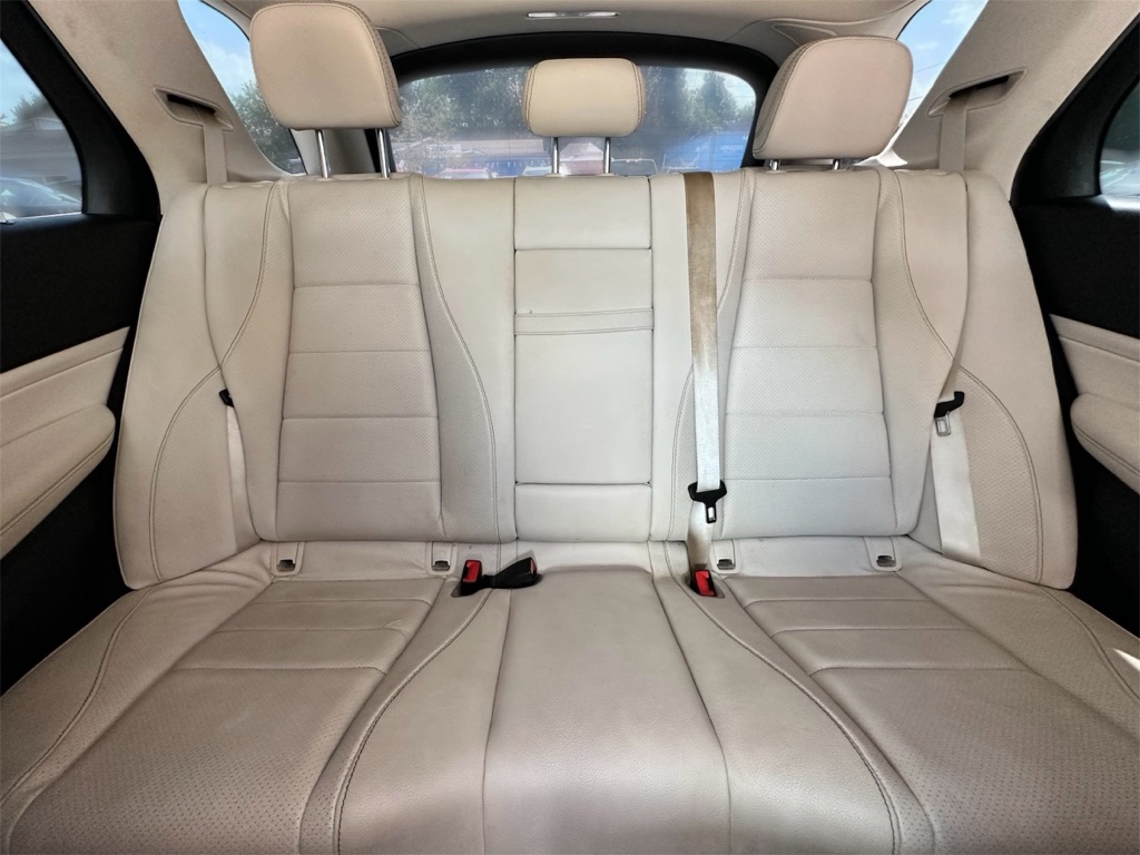 Photo 20 of this MERCEDES-BENZ GLE
