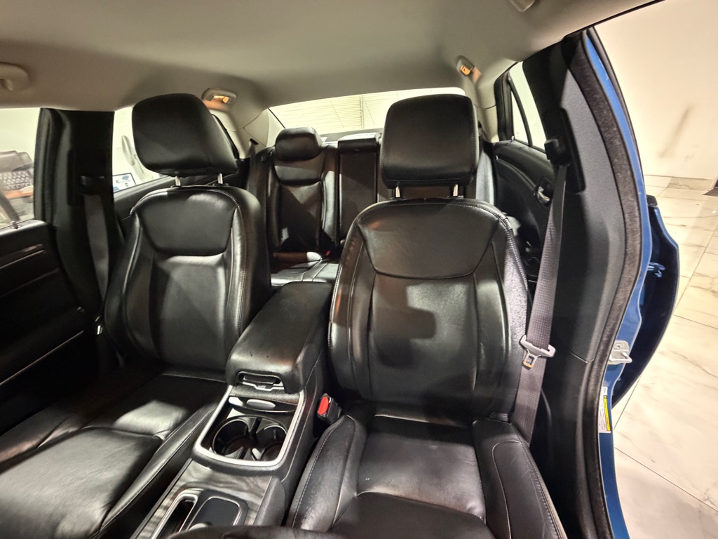 Photo 18 of this CHRYSLER 300
