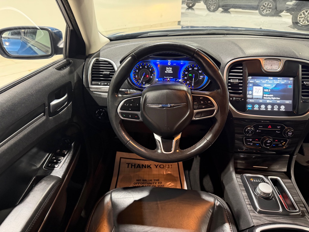 Photo 24 of this CHRYSLER 300
