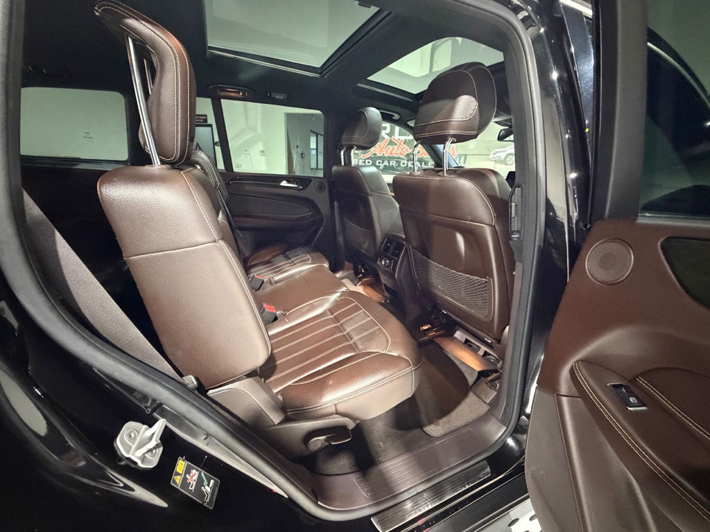 Photo 13 of this MERCEDES-BENZ GLS