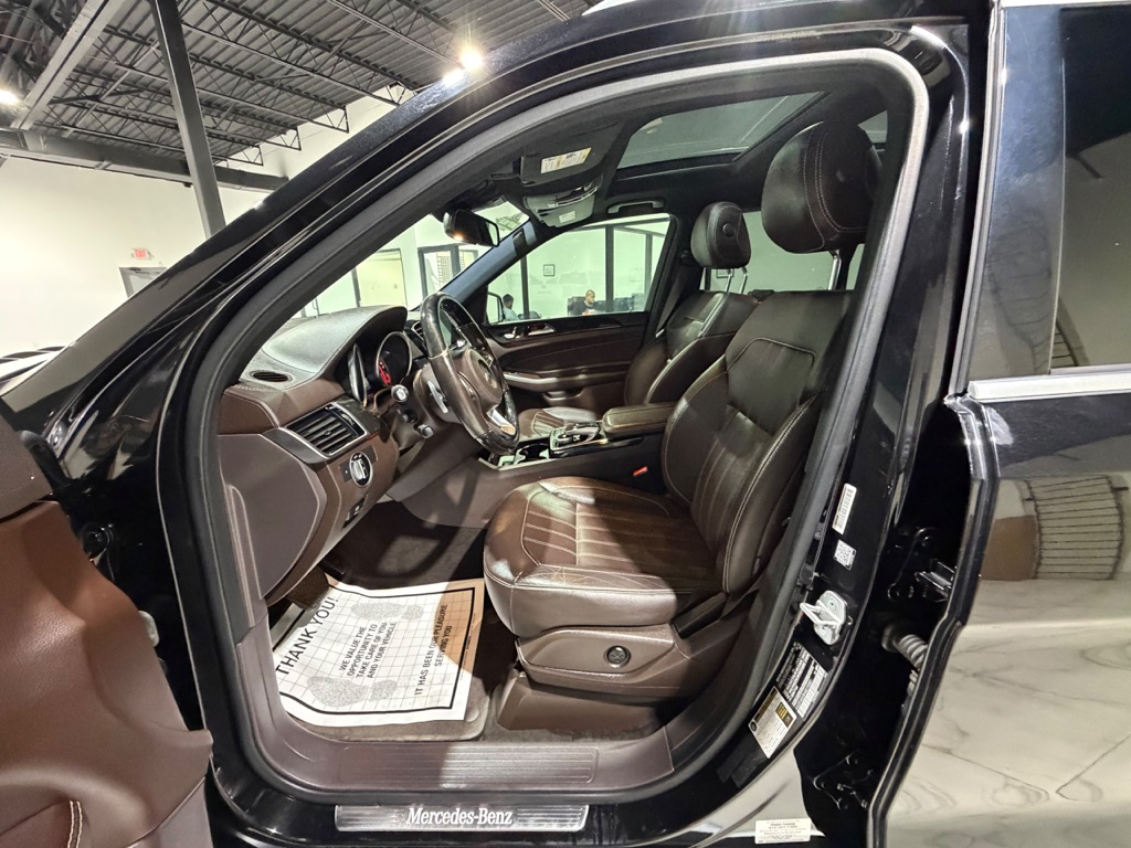 Photo 16 of this MERCEDES-BENZ GLS