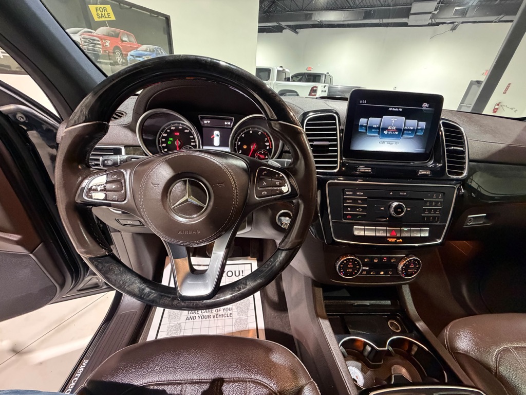 Photo 24 of this MERCEDES-BENZ GLS