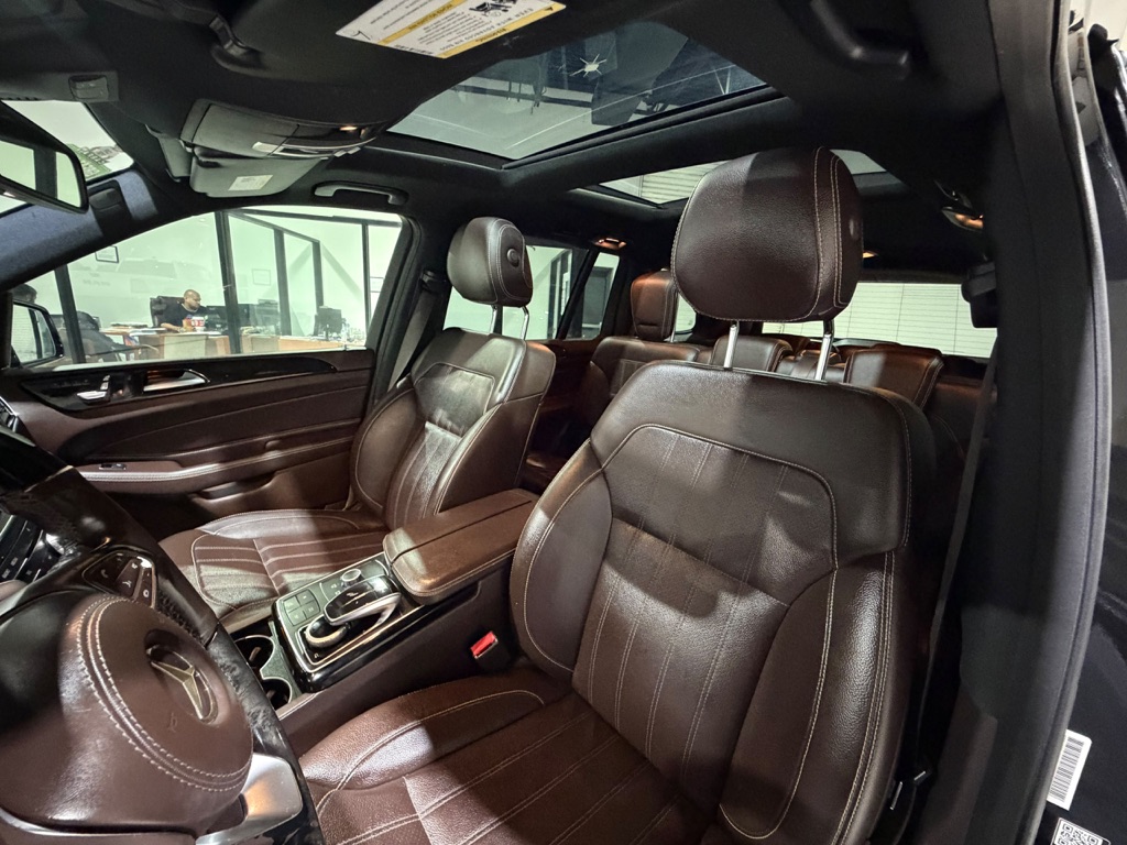 Photo 20 of this MERCEDES-BENZ GLS