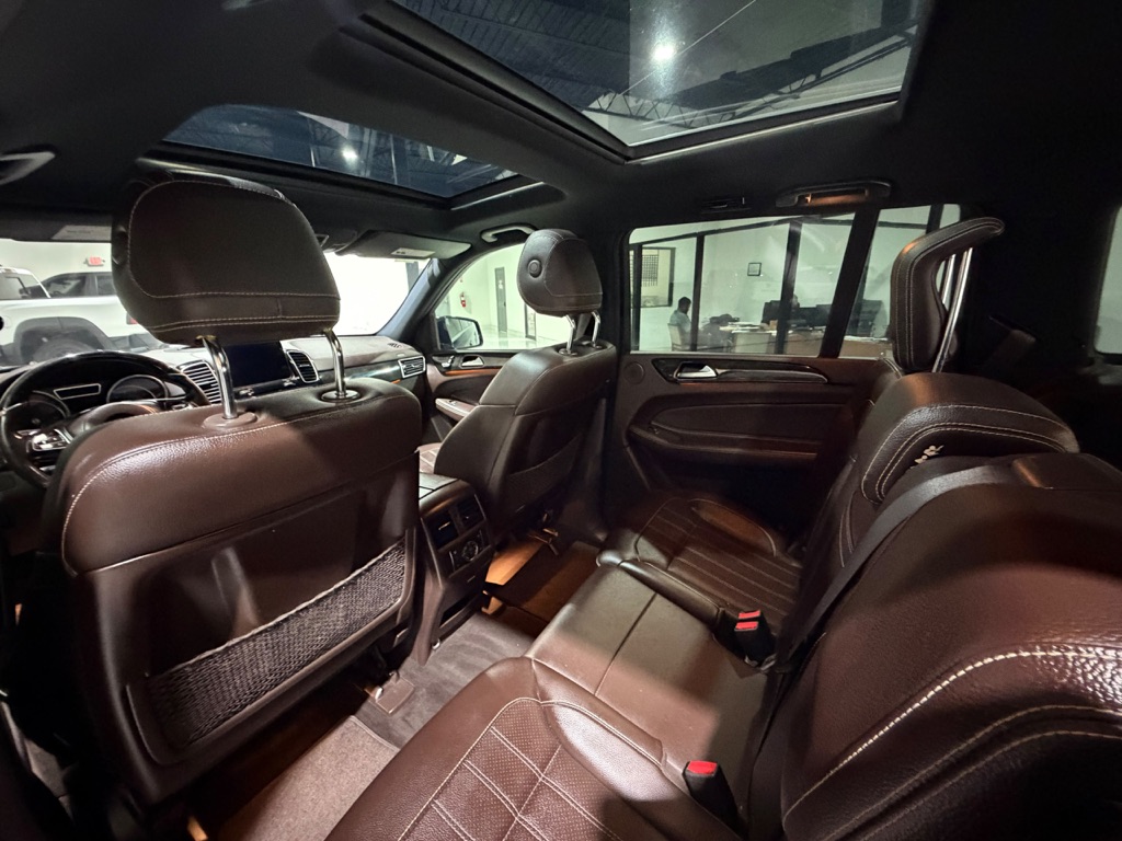 Photo 19 of this MERCEDES-BENZ GLS