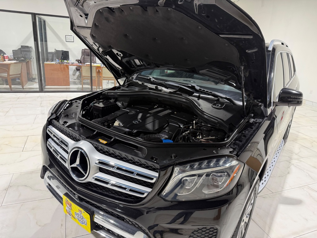 Photo 5 of this MERCEDES-BENZ GLS