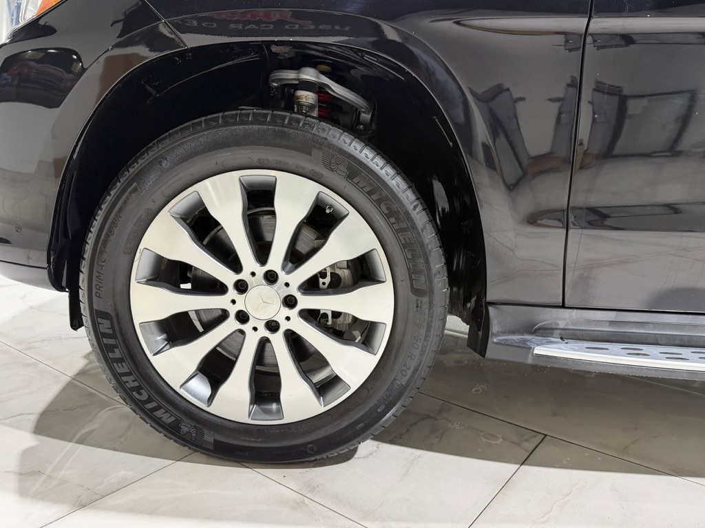 Photo 6 of this MERCEDES-BENZ GLS