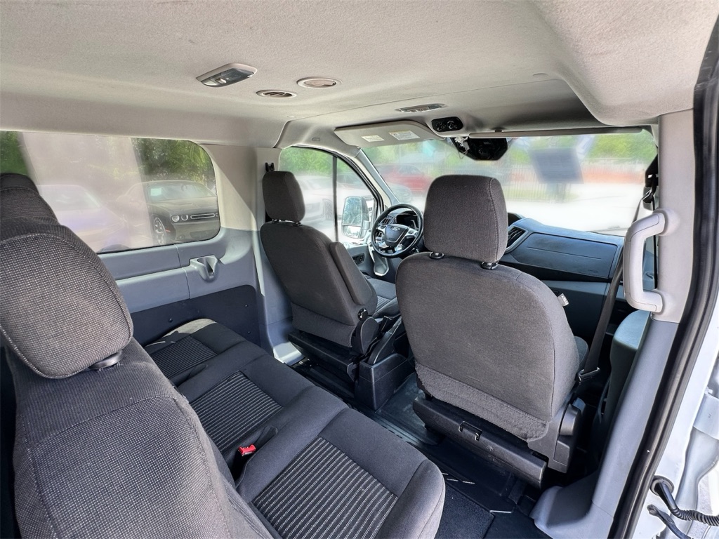 Photo 30 of this FORD TRANSIT