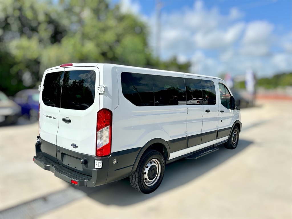 Photo 6 of this FORD TRANSIT
