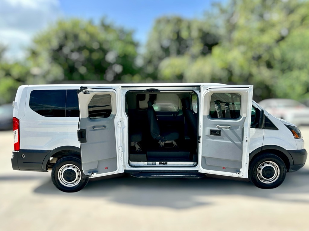 Photo 16 of this FORD TRANSIT