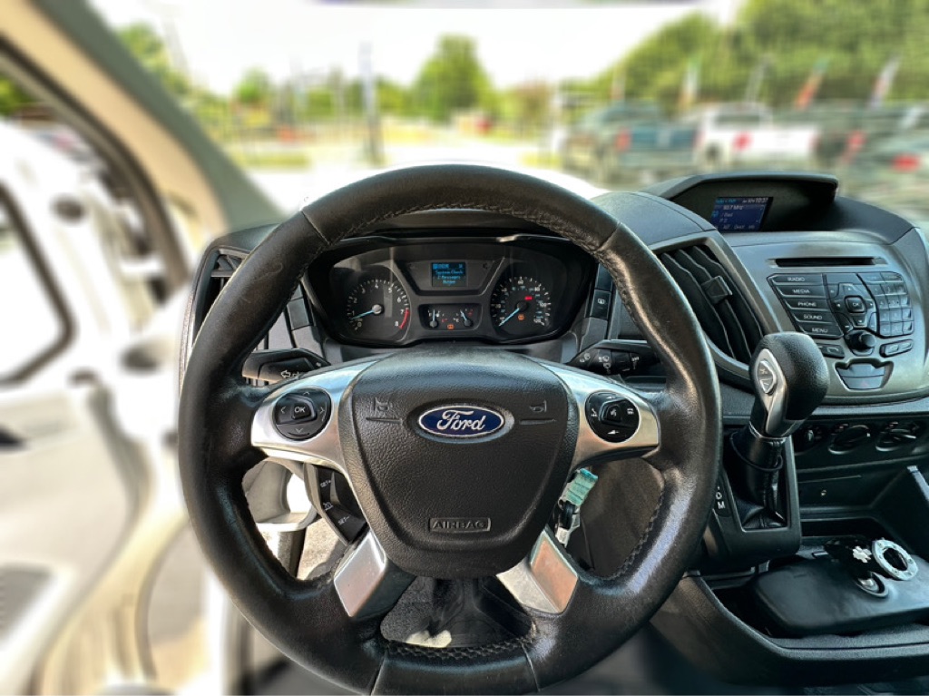Photo 25 of this FORD TRANSIT