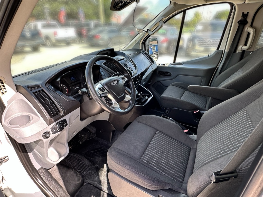 Photo 18 of this FORD TRANSIT