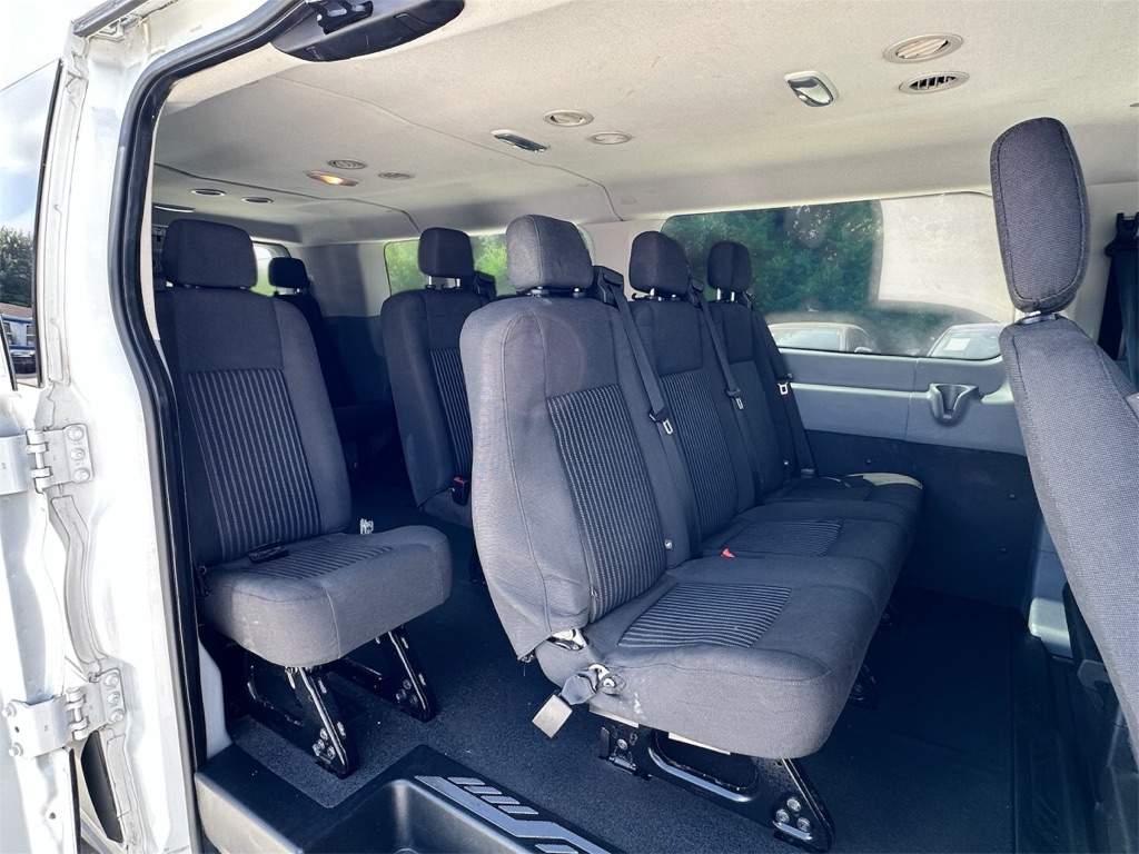 Photo 29 of this FORD TRANSIT