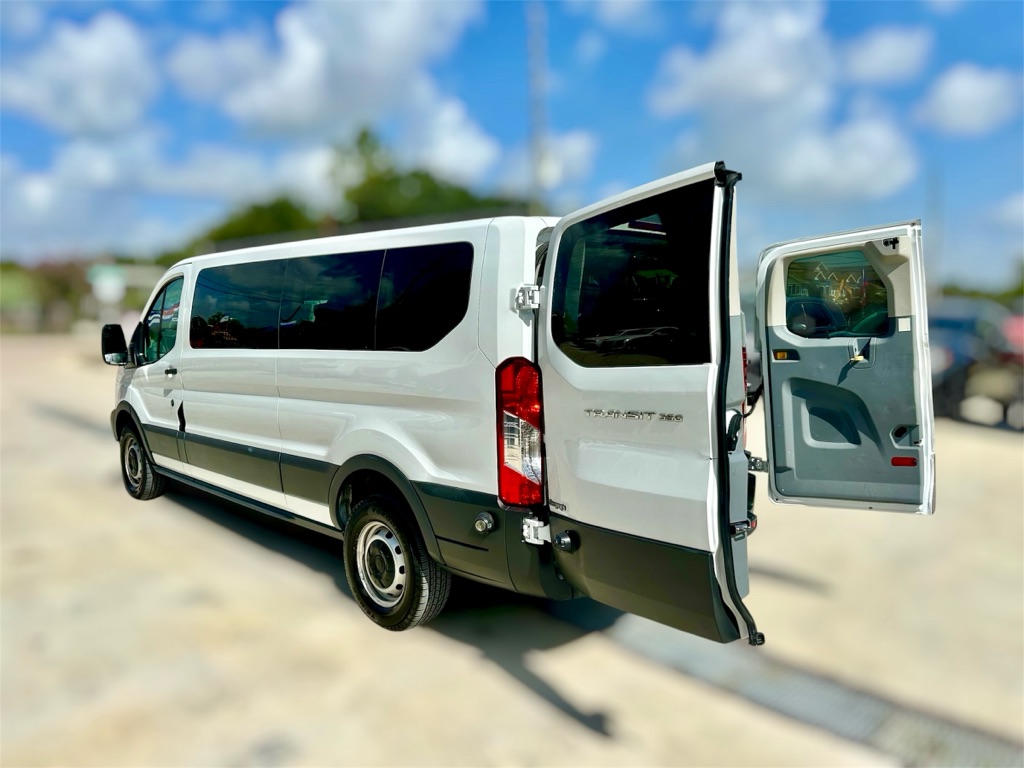 Photo 13 of this FORD TRANSIT