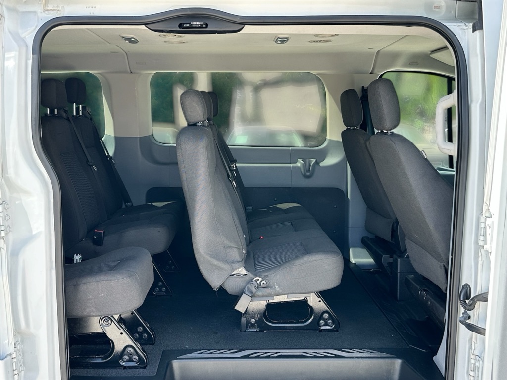 Photo 28 of this FORD TRANSIT