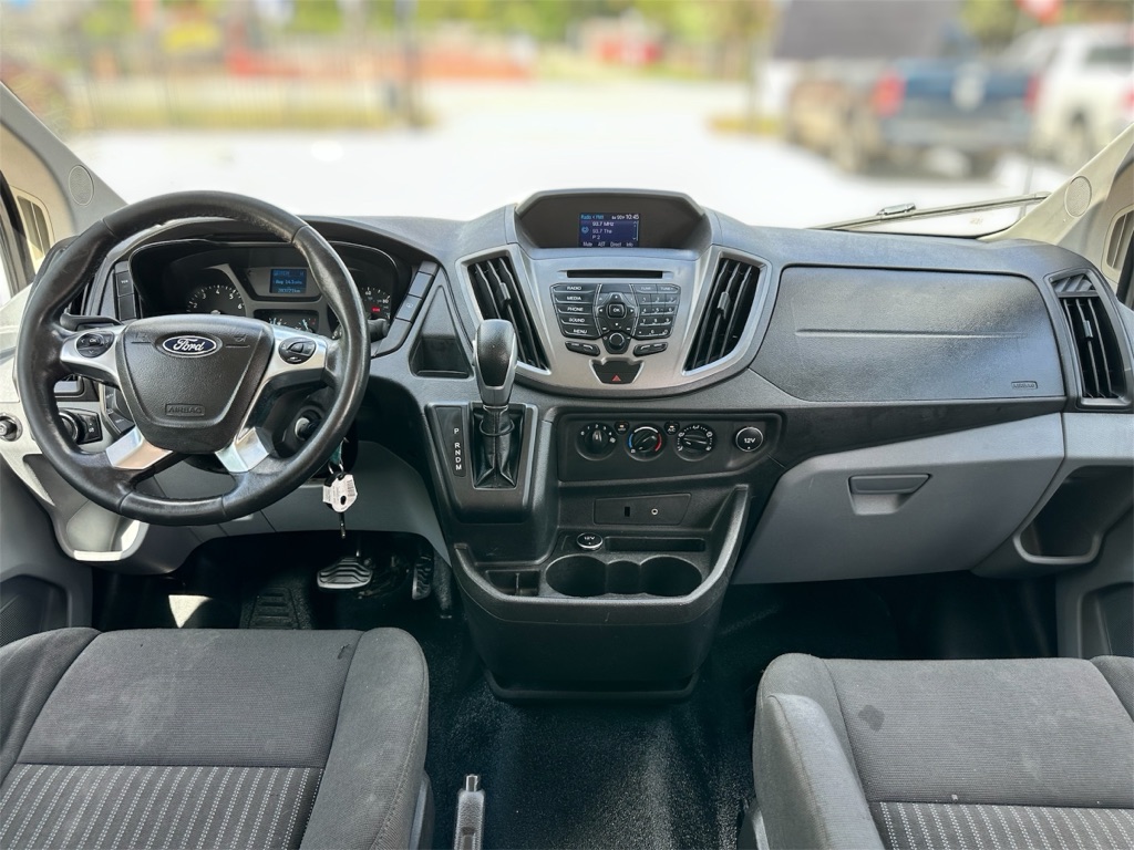 Photo 23 of this FORD TRANSIT