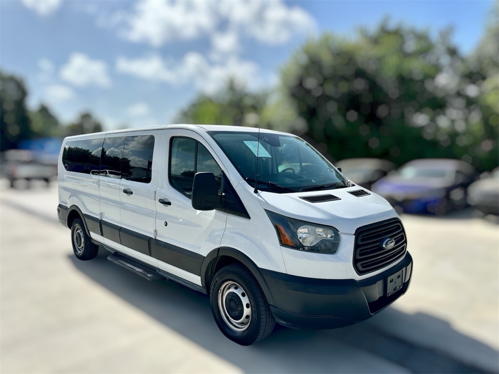 Photo 9 of this FORD TRANSIT