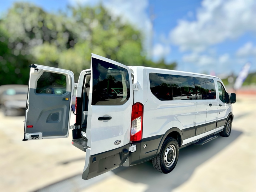 Photo 15 of this FORD TRANSIT