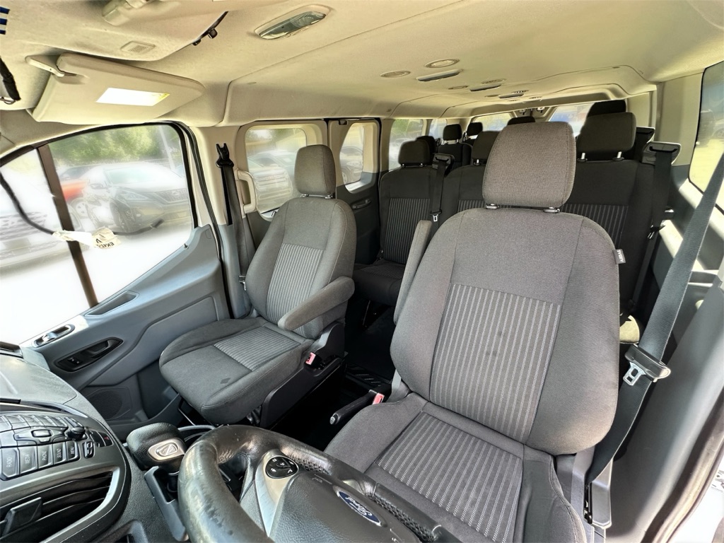 Photo 19 of this FORD TRANSIT