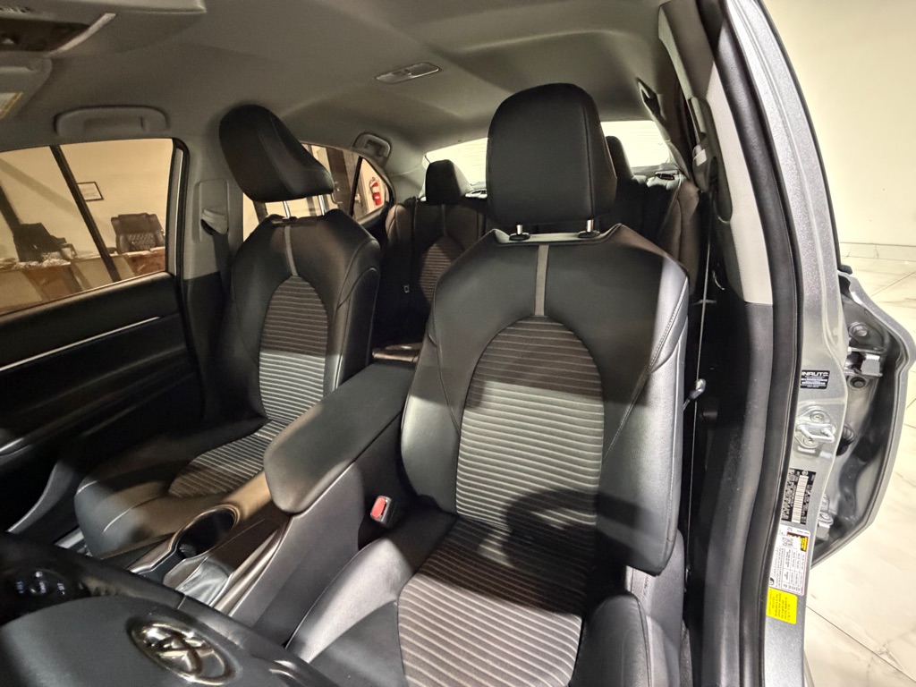 Photo 20 of this TOYOTA CAMRY