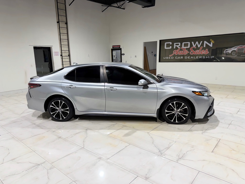 Photo 8 of this TOYOTA CAMRY