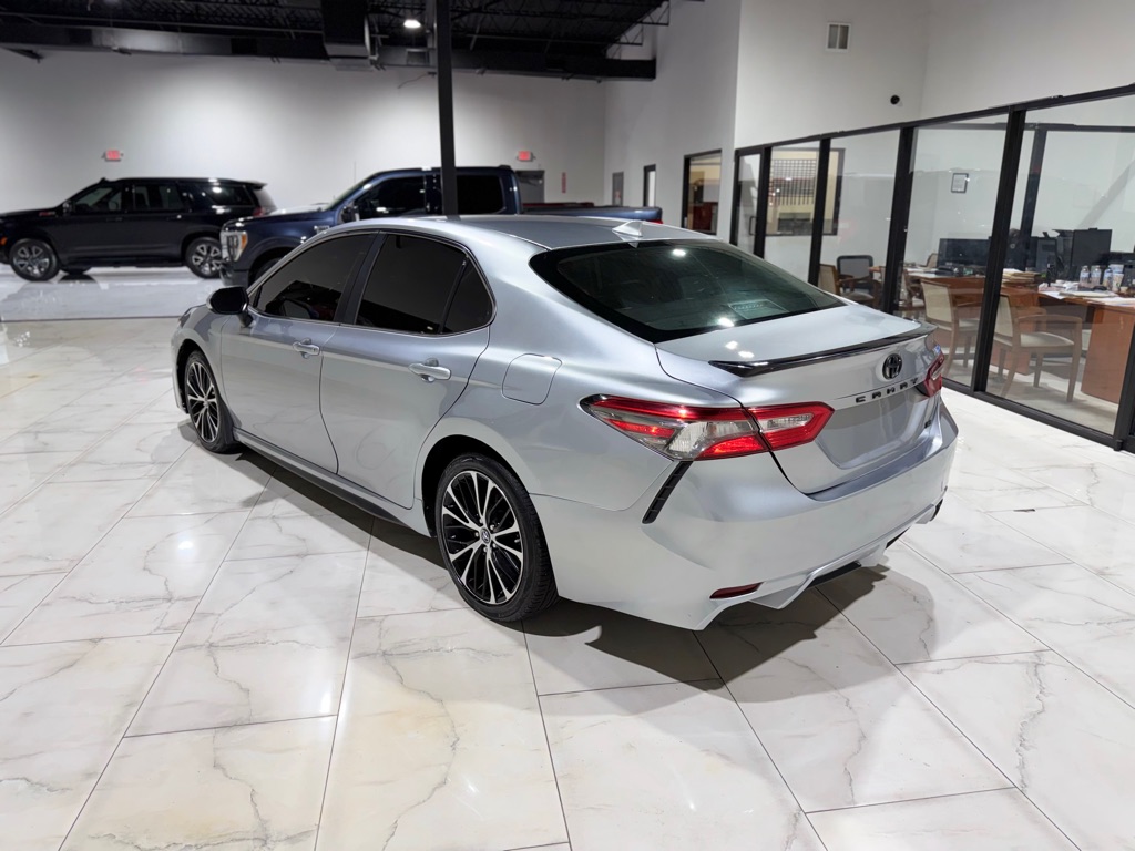 Photo 12 of this TOYOTA CAMRY
