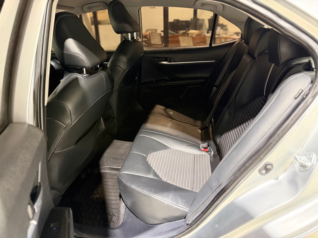 Photo 15 of this TOYOTA CAMRY