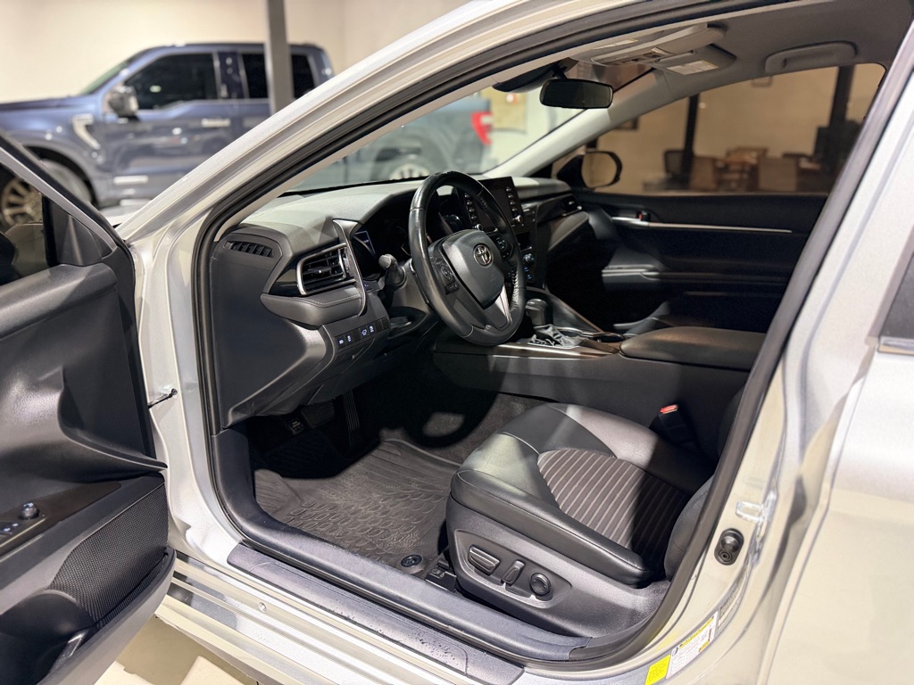 Photo 18 of this TOYOTA CAMRY