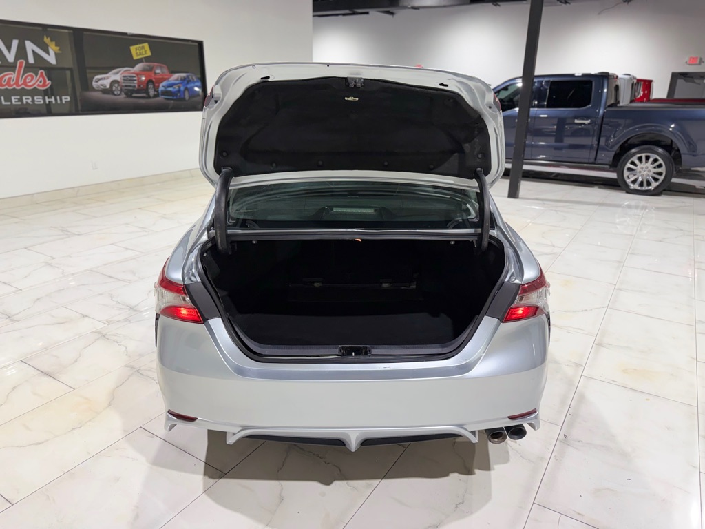 Photo 13 of this TOYOTA CAMRY