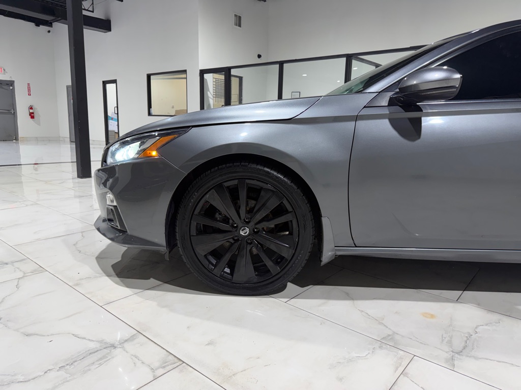 Photo 6 of this NISSAN ALTIMA