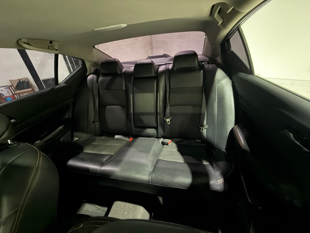 Photo 17 of this NISSAN ALTIMA