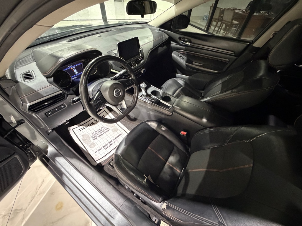 Photo 19 of this NISSAN ALTIMA