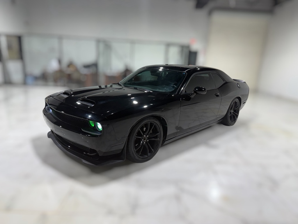Black 2017 Dodge Challenger SXT RWD Coupe Rear-Wheel Drive Automatic