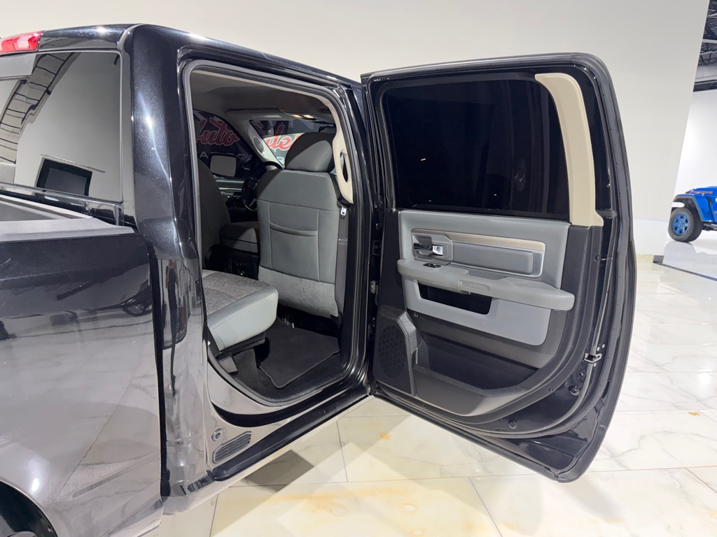 Photo 16 of this RAM 1500
