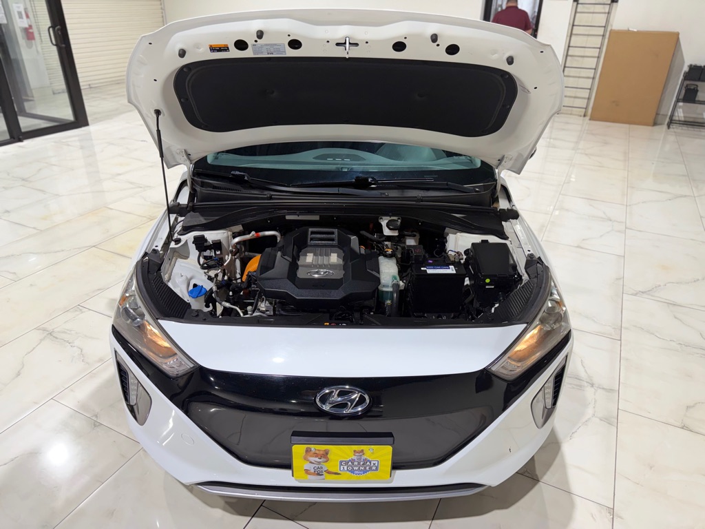 Photo 4 of this HYUNDAI IONIQ ELECTRIC