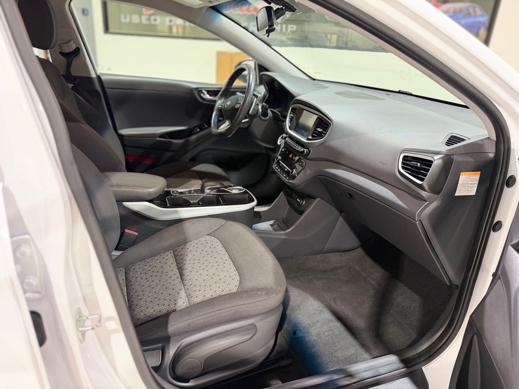 Photo 13 of this HYUNDAI IONIQ ELECTRIC