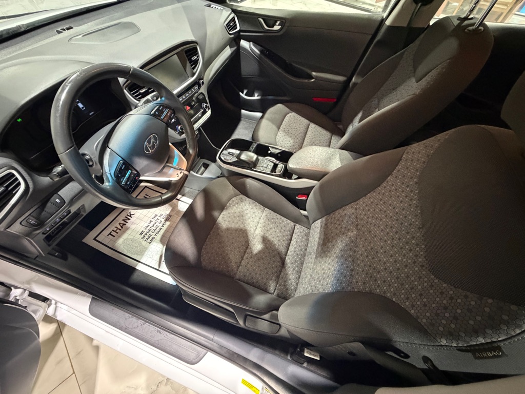 Photo 17 of this HYUNDAI IONIQ ELECTRIC