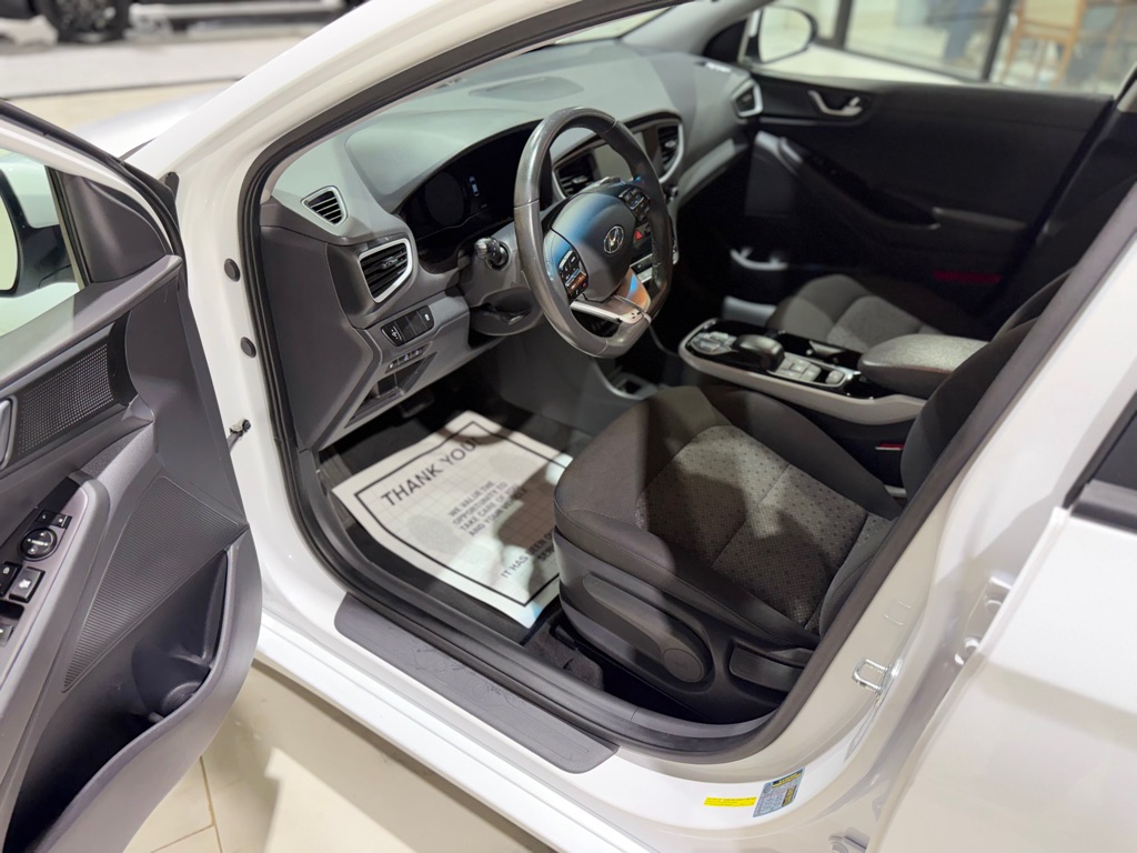 Photo 14 of this HYUNDAI IONIQ ELECTRIC
