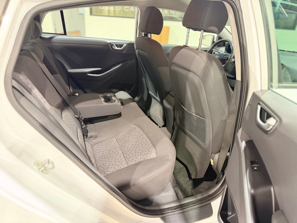 Photo 12 of this HYUNDAI IONIQ ELECTRIC