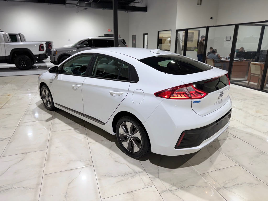 Photo 10 of this HYUNDAI IONIQ ELECTRIC