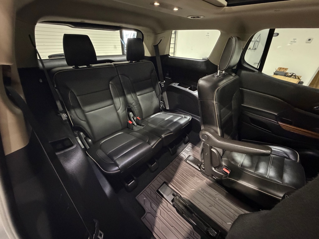 Photo 16 of this GMC ACADIA